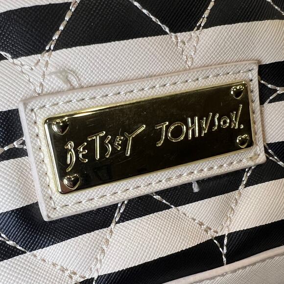 Betsey Johnson NWT Striped and Hearts Marilyn Satchel - Picture 5 of 8
